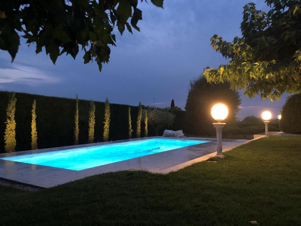 Villa Carini With 3000 Mq Garden & Heated Pool Castelnuovo del Garda Exterior photo