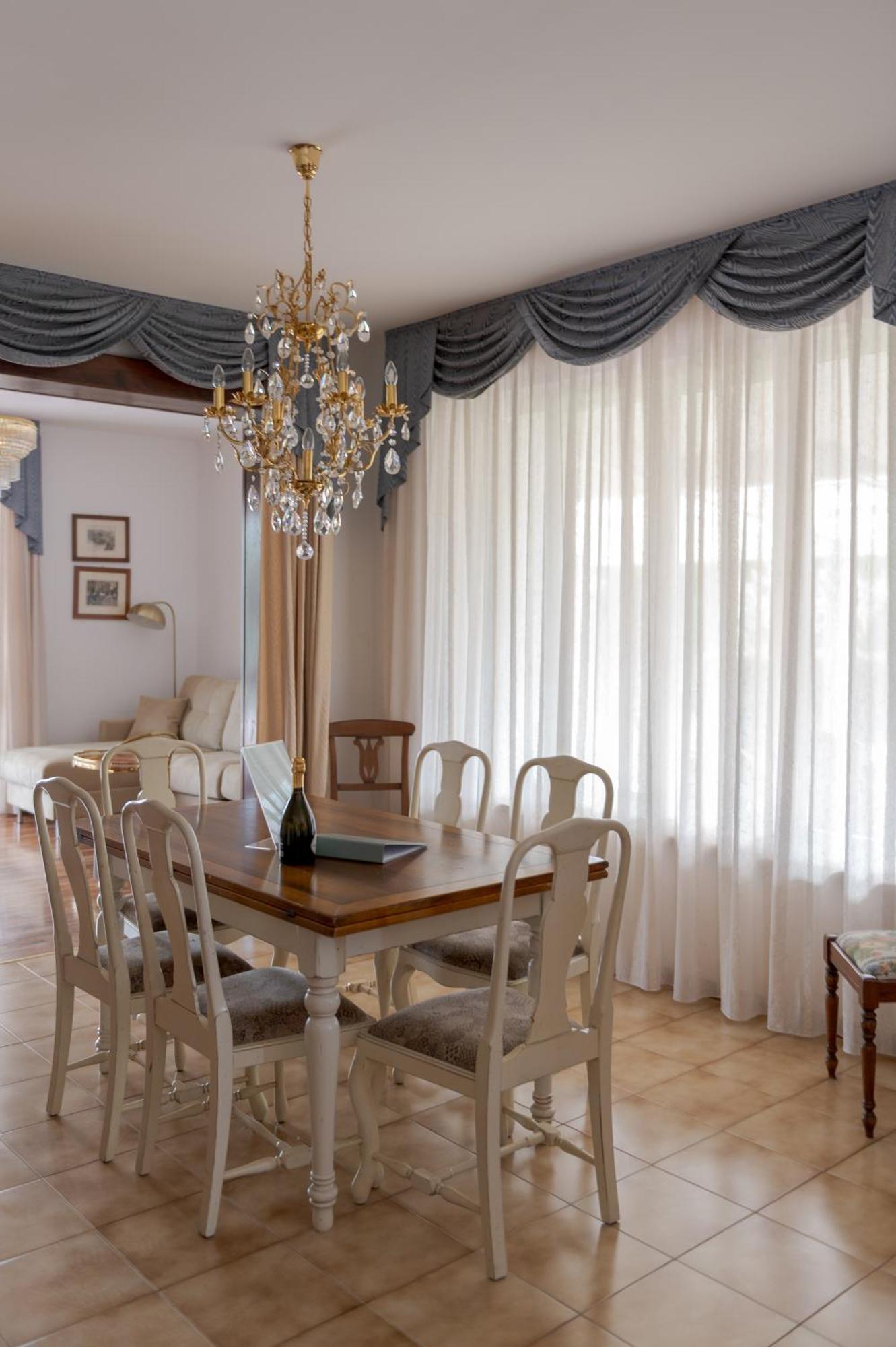 Villa Carini With 3000 Mq Garden & Heated Pool Castelnuovo del Garda Exterior photo